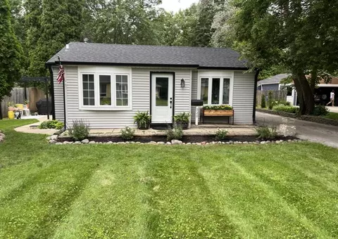 520 W Lincoln, Oconomowoc, WI 53066