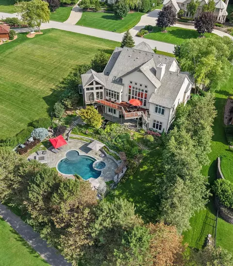 1704 E Juniper, Hartland, WI 53029