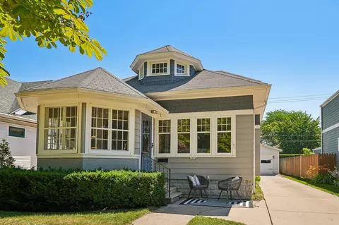4324 N Woodburn, Shorewood, WI 53211