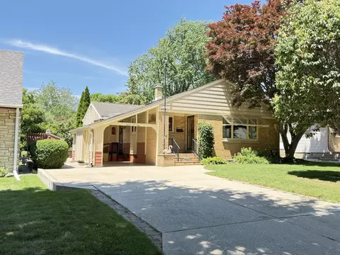 1209 S 106th, West Allis, WI 53214