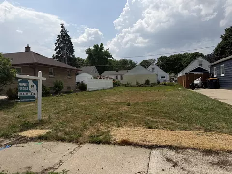 1475 S 94th, West Allis, WI 53214
