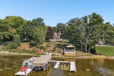 5946 N River Bay, Waterford, WI 53185