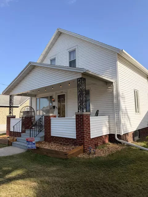 1103 Manila, Manitowoc, WI 54220