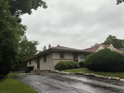2049 N 115th, Wauwatosa, WI 53226