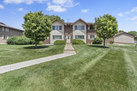 10364 W Whitnall Edge #202, Franklin, WI 53132