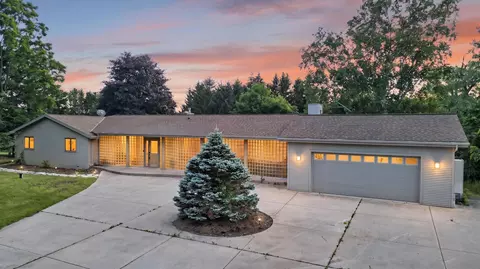 w2179 Shamrock Drive, Sheboygan, WI 53083