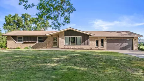 s93w22525 Henneberry, Big Bend, WI 53103