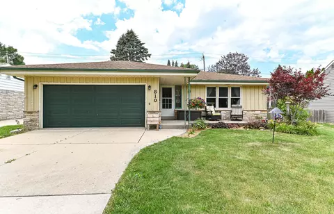 810 17th, South Milwaukee, WI 53172