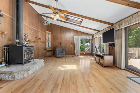 Living - 4786 Riverview, Hubertus, WI 53033 photo 2 of 6