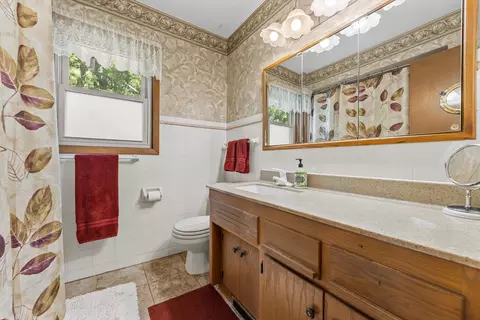 Bath - 4786 Riverview, Hubertus, WI 53033 photo 1 of 3