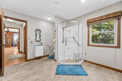 Bath - 4786 Riverview, Hubertus, WI 53033 photo 2 of 3