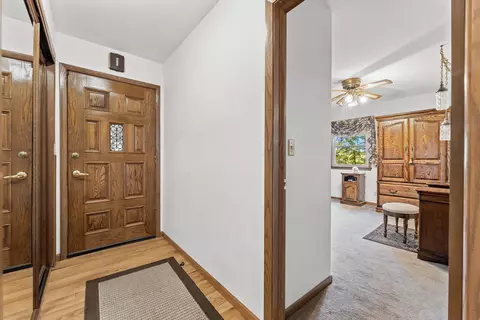 Entry Way - 4786 Riverview, Hubertus, WI 53033 photo 2 of 4