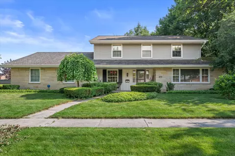 1811 W Halsey, Milwaukee, WI 53221