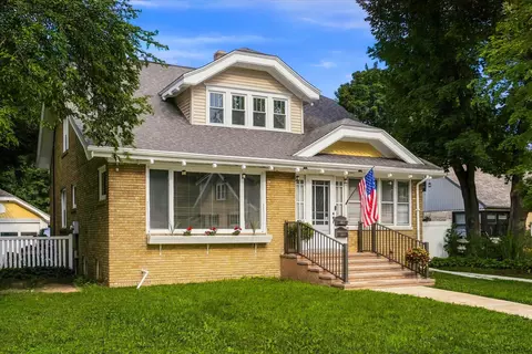 w65n780 Washington, Cedarburg, WI 53012