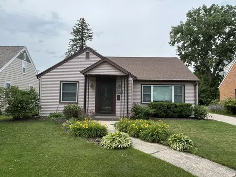 1106 Kensington, Plymouth, WI 53073