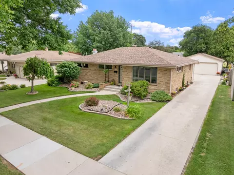 2821 S 18th, Sheboygan, WI 53081