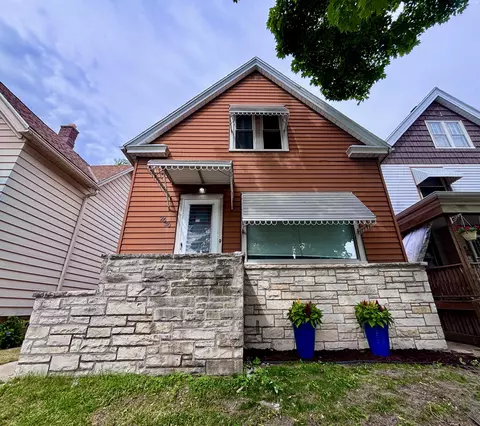 2630 S Delaware, Milwaukee, WI 53207