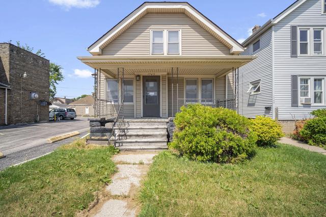 1745 S 68th, West Allis, WI 53214