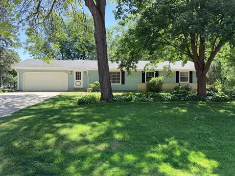 18501 W Michaels, New Berlin, WI 53146