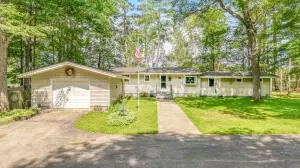 N6079 Shore #Q-4, Menominee, MI 49893