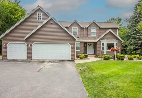 2729 Pleasant Vly, Jackson, WI 53037