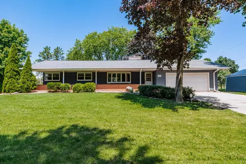 21670 W Glengarry, New Berlin, WI 53146