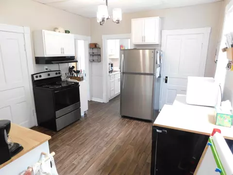 1816 S 77th, West Allis, WI 53214