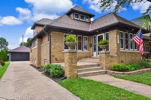 2351 N 62nd, Wauwatosa, WI 53213