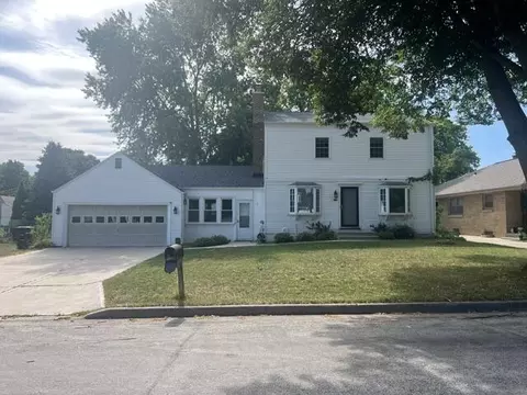 2229 N 102nd, Wauwatosa, WI 53226