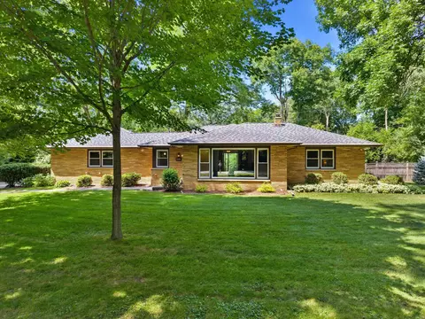 19500 W Pinecrest, New Berlin, WI 53146