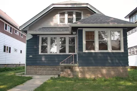 3167 N 44th, Milwaukee, WI 53216