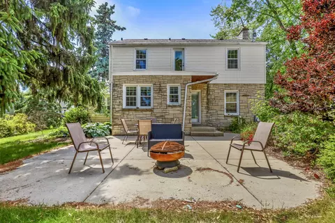 129 S Jackson, Elkhorn, WI 53121