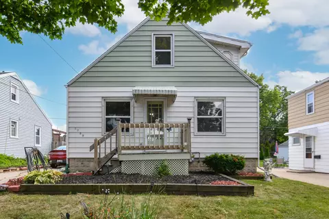 1705 Eden, Saint Francis, WI 53235