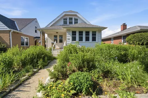3812 E Carpenter, Cudahy, WI 53110