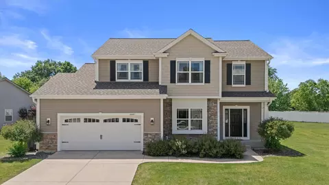 10055 S Chelsea Lee, Oak Creek, WI 53154