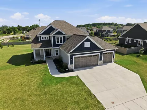 1079 Winterberry, Grafton, WI 53024