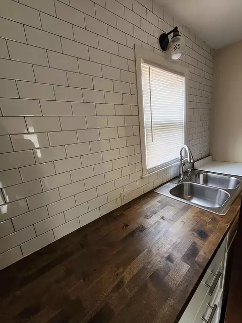 8621 N Granville, Milwaukee, WI 53224
