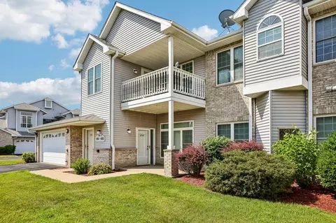 6949 S Rolling Mdws, Oak Creek, WI 53154