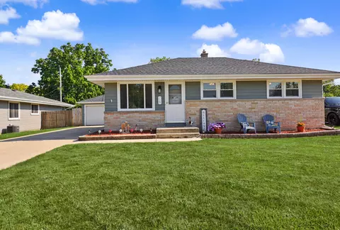 729 Clark, South Milwaukee, WI 53172
