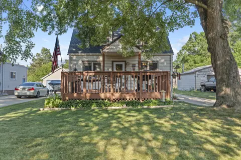 1016 S 97th, West Allis, WI 53214