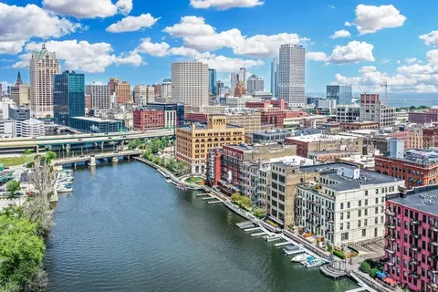 205 N Water #200, Milwaukee, WI 53202