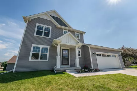 225 Acadia, Hartford, WI 53027