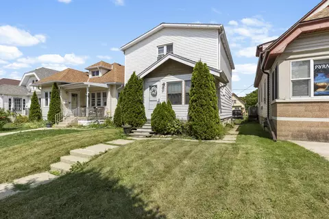 2152 S 72nd, West Allis, WI 53219