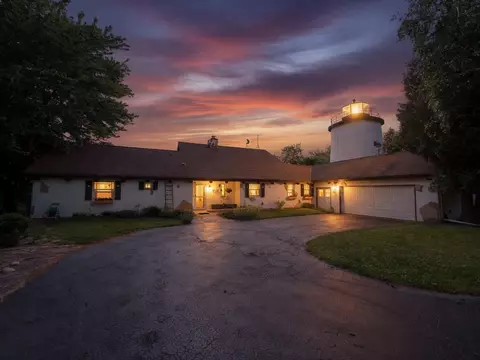 1270 Lake Shr, Grafton, WI 53024