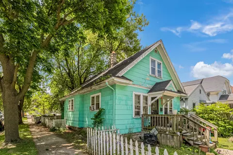 4201 W Sieben, Milwaukee, WI 53216