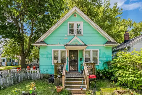 4201 W Sieben, Milwaukee, WI 53216
