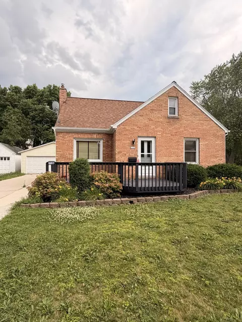 1126 N 12th, Manitowoc, WI 54220