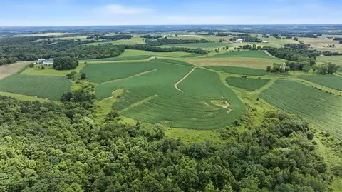 00 N Lyster, Viroqua, WI 54652