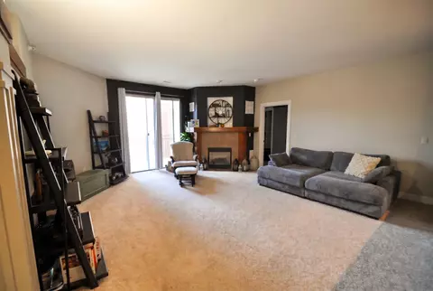 15295 W Library #213, New Berlin, WI 53151