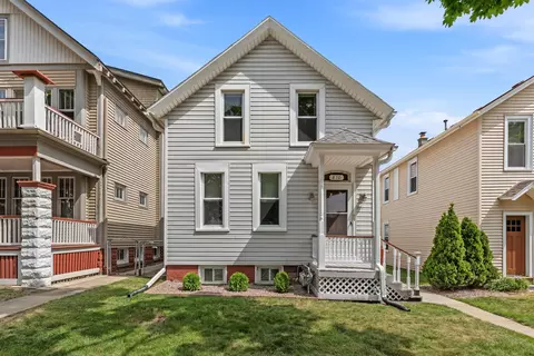 810 E Lincoln #810A, Milwaukee, WI 53207